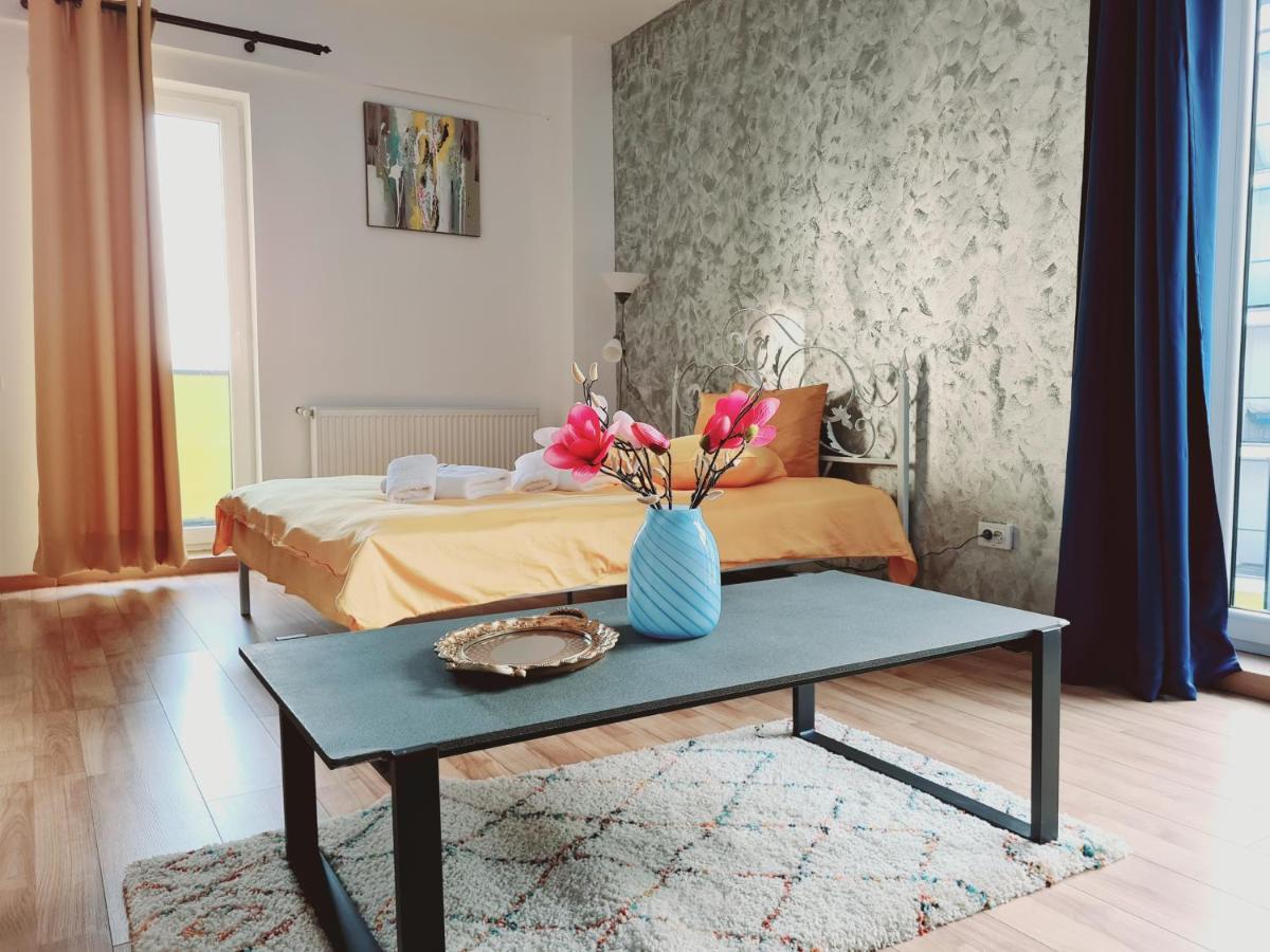 Ultracentral 5* Boutique Hotel Style Apartment. Brand New. 2 Rooms. Spacious. Free Parking Cluj-Napoca Ngoại thất bức ảnh