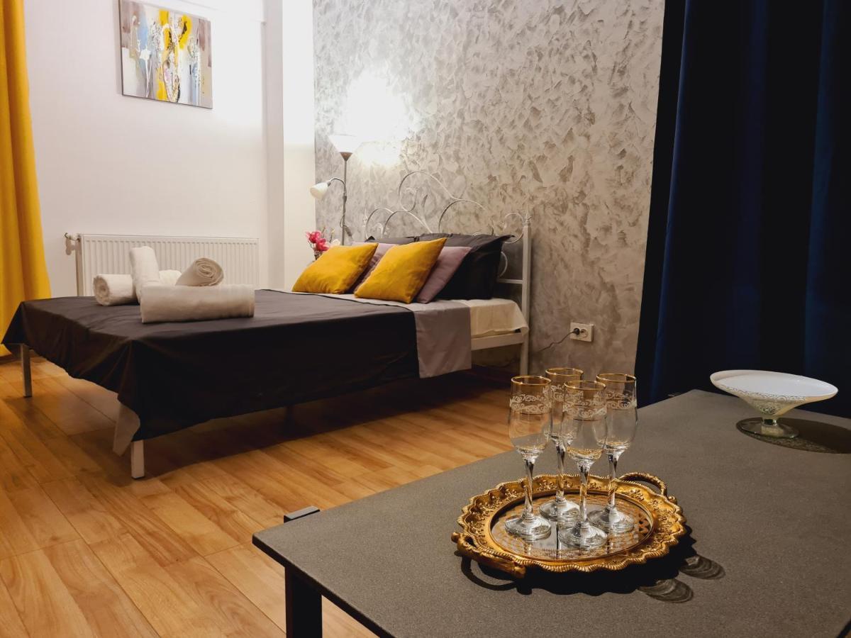 Ultracentral 5* Boutique Hotel Style Apartment. Brand New. 2 Rooms. Spacious. Free Parking Cluj-Napoca Ngoại thất bức ảnh