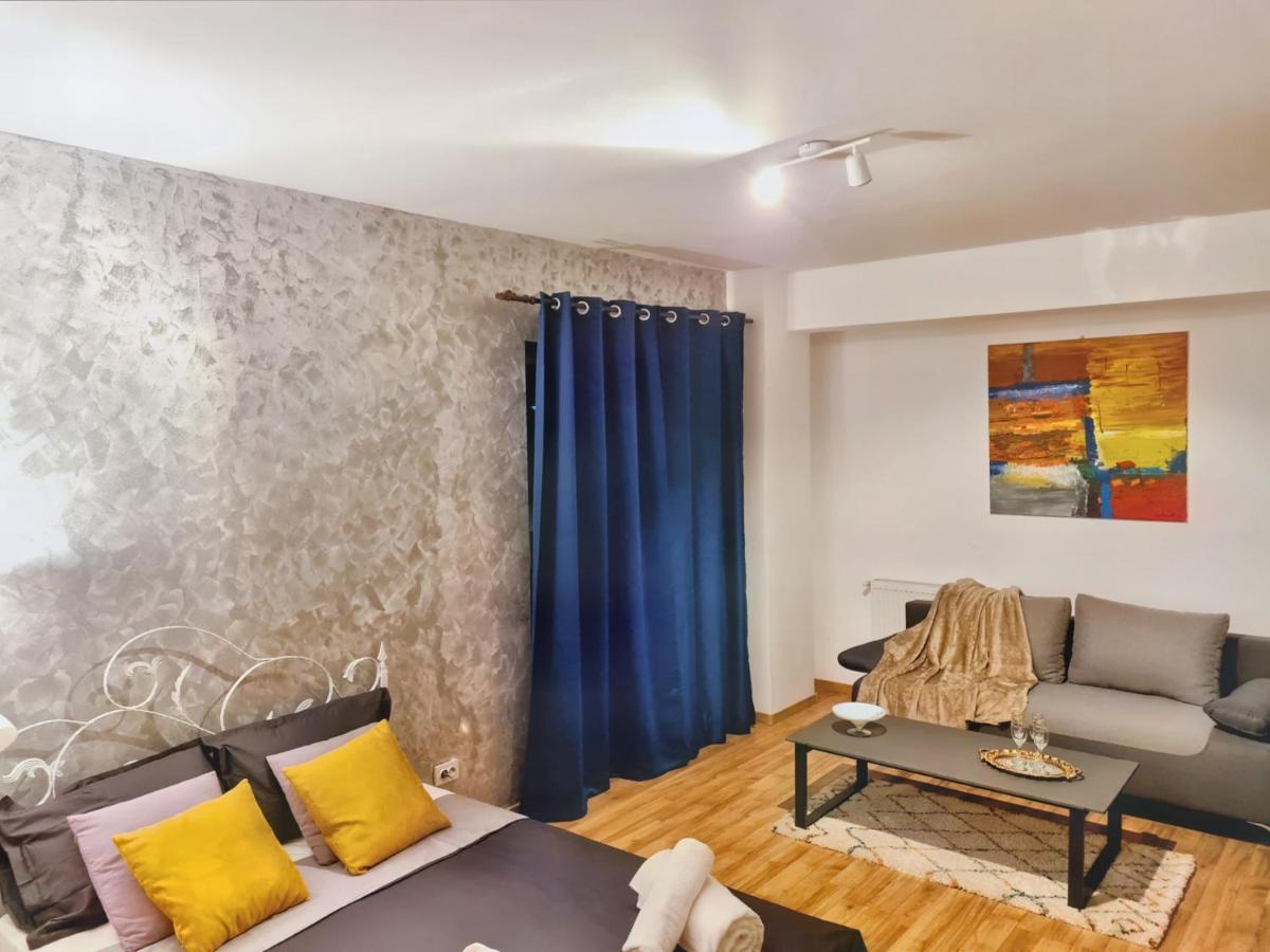 Ultracentral 5* Boutique Hotel Style Apartment. Brand New. 2 Rooms. Spacious. Free Parking Cluj-Napoca Ngoại thất bức ảnh