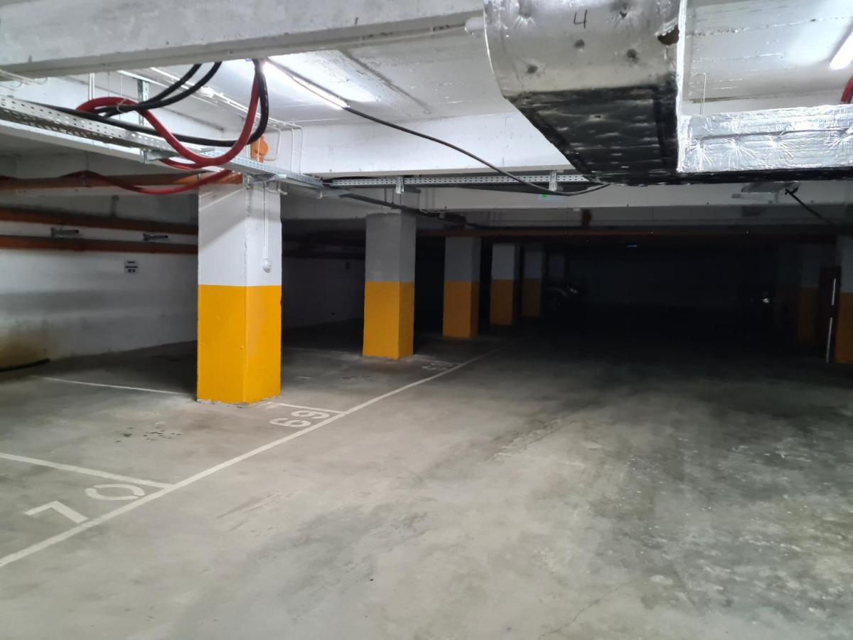 Ultracentral 5* Boutique Hotel Style Apartment. Brand New. 2 Rooms. Spacious. Free Parking Cluj-Napoca Ngoại thất bức ảnh