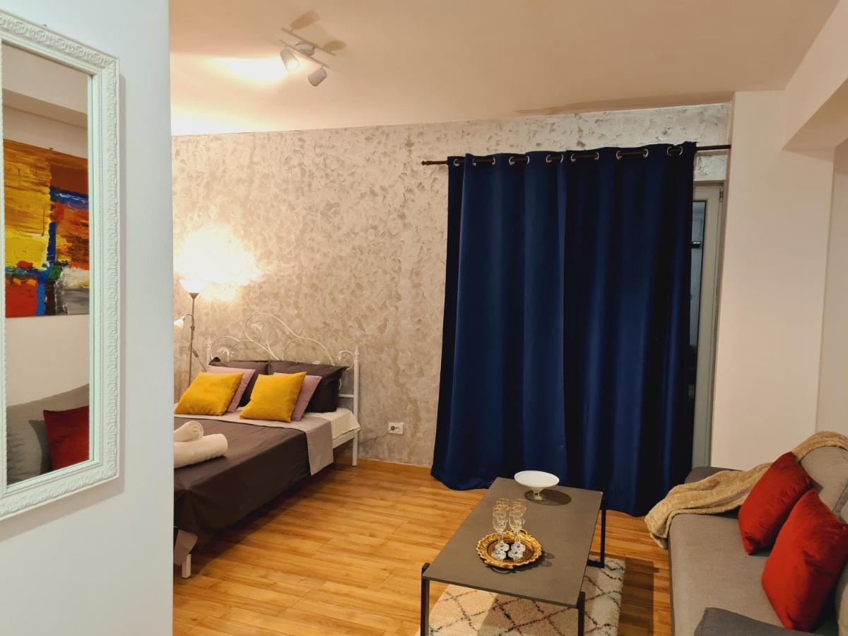 Ultracentral 5* Boutique Hotel Style Apartment. Brand New. 2 Rooms. Spacious. Free Parking Cluj-Napoca Ngoại thất bức ảnh