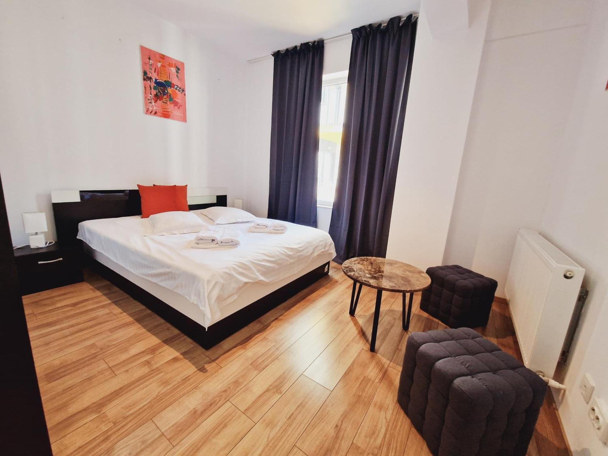 Ultracentral 5* Boutique Hotel Style Apartment. Brand New. 2 Rooms. Spacious. Free Parking Cluj-Napoca Ngoại thất bức ảnh