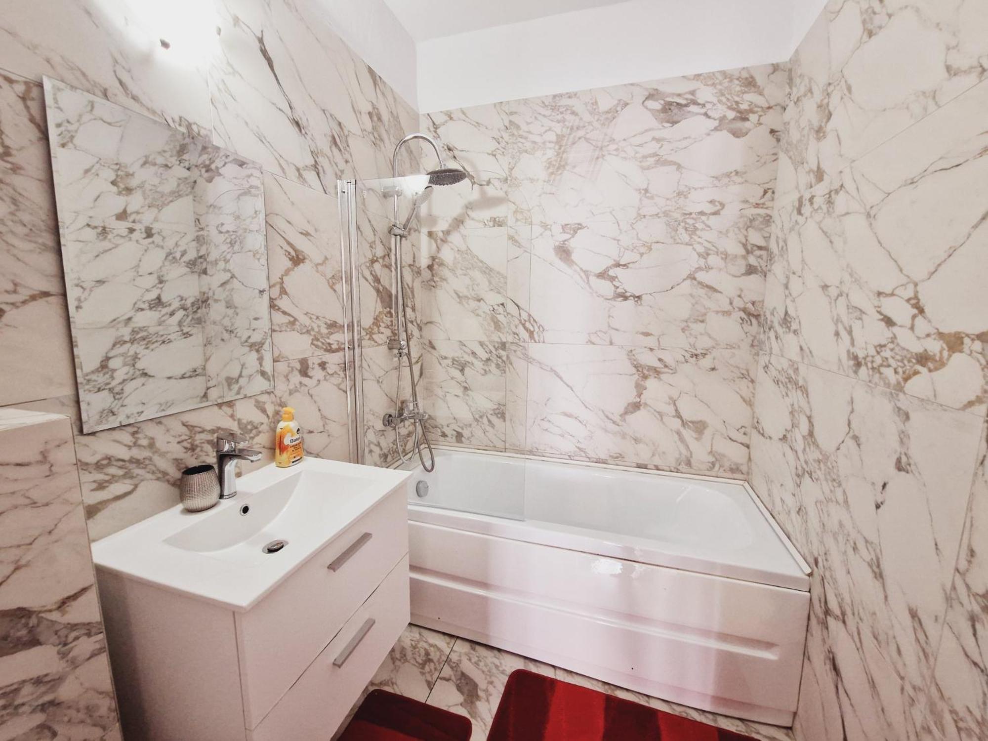 Ultracentral 5* Boutique Hotel Style Apartment. Brand New. 2 Rooms. Spacious. Free Parking Cluj-Napoca Ngoại thất bức ảnh