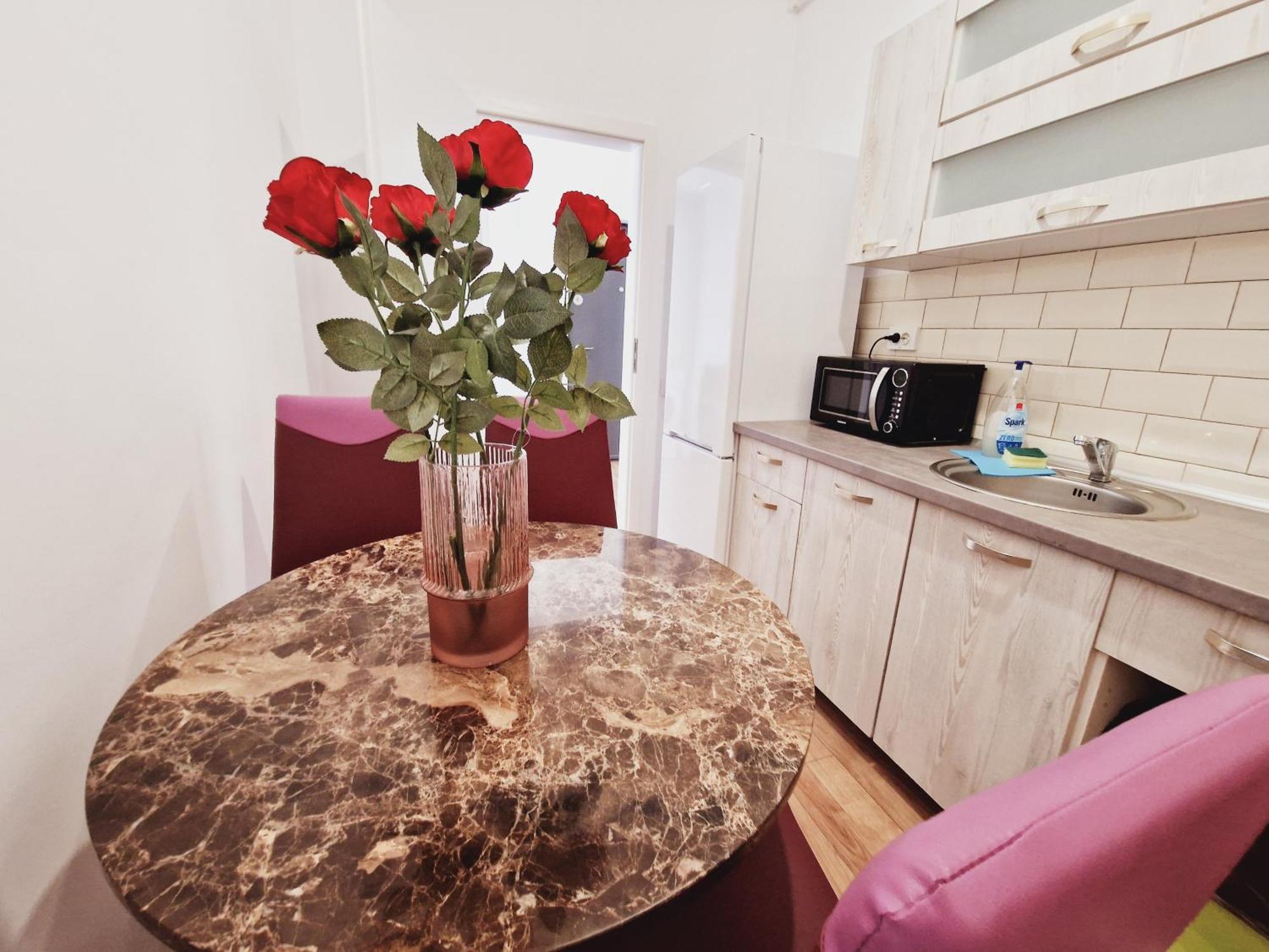 Ultracentral 5* Boutique Hotel Style Apartment. Brand New. 2 Rooms. Spacious. Free Parking Cluj-Napoca Ngoại thất bức ảnh